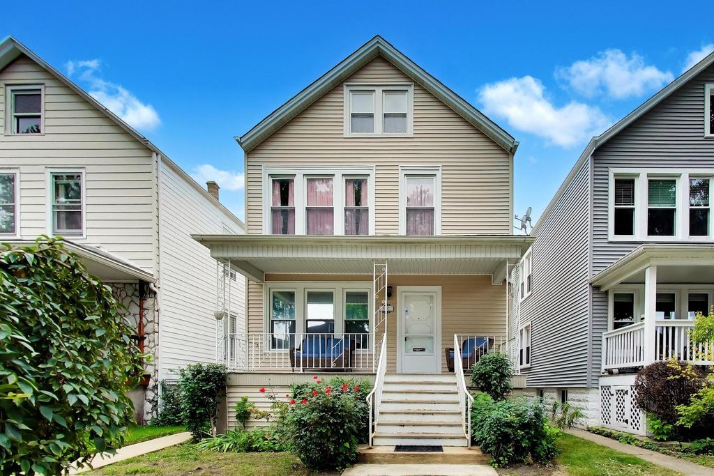 4132 N Maplewood Avenue, Chicago, IL 60618 — exterior