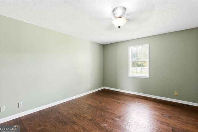 106 Stonegables Drive, Gray, GA 31032