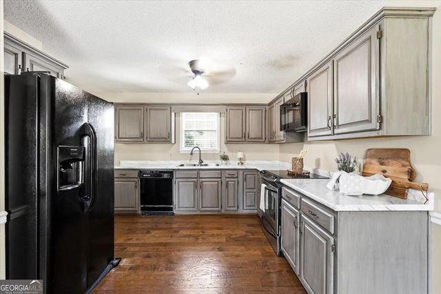 106 Stonegables Drive, Gray, GA 31032