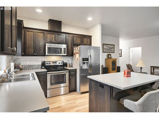 25124 CORKY Ln, Veneta, OR 97487