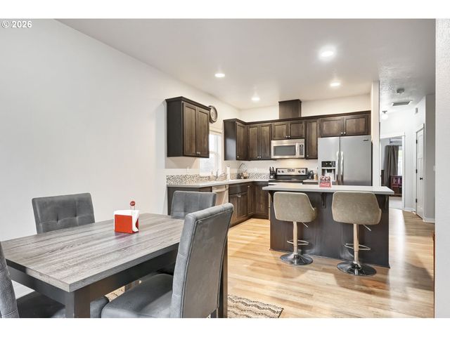 25124 CORKY Ln, Veneta, OR 97487