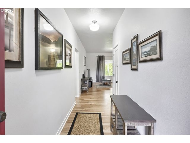 25124 CORKY Ln, Veneta, OR 97487