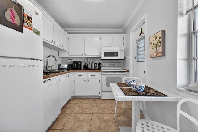 300 NE 14th Ave 505, Hallandale Beach, FL 33009