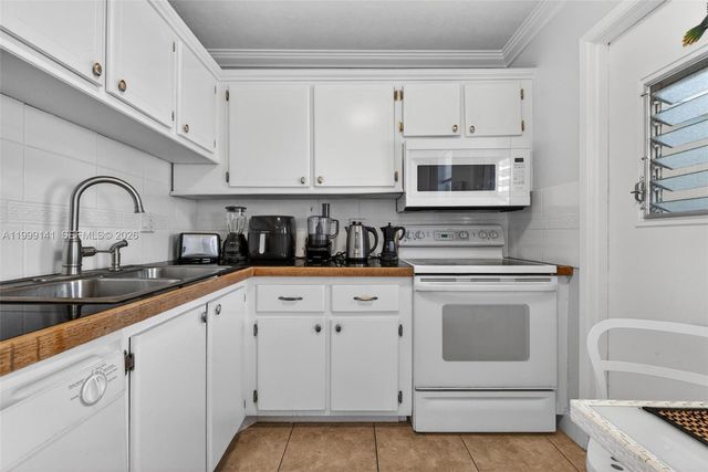 300 NE 14th Ave 505, Hallandale Beach, FL 33009