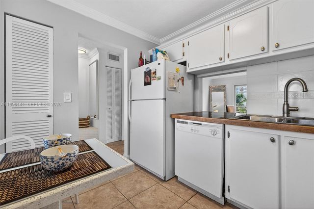 300 NE 14th Ave 505, Hallandale Beach, FL 33009