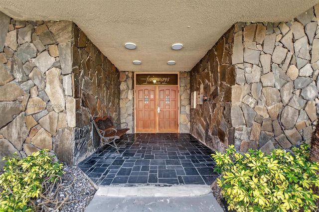 300 NE 14th Ave 505, Hallandale Beach, FL 33009