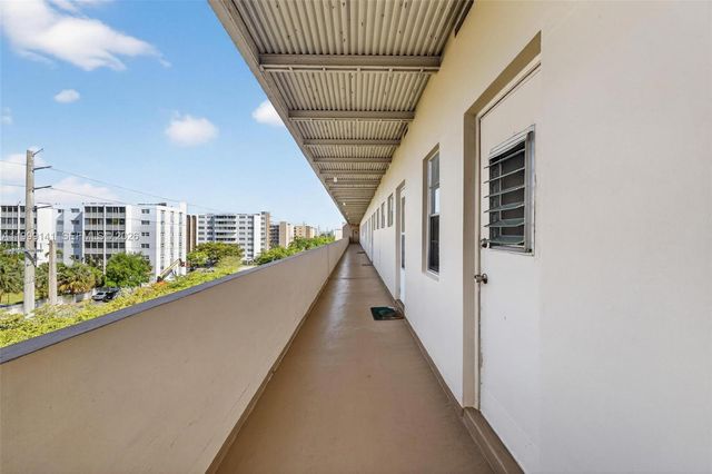 300 NE 14th Ave 505, Hallandale Beach, FL 33009