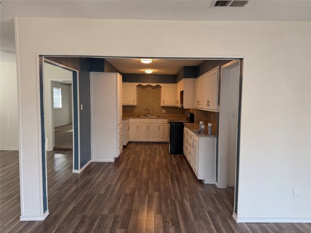 8615 Elam Heights Drive, Dallas, TX 75217