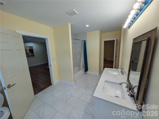 542 Stegall Street, Charlotte, NC 28217