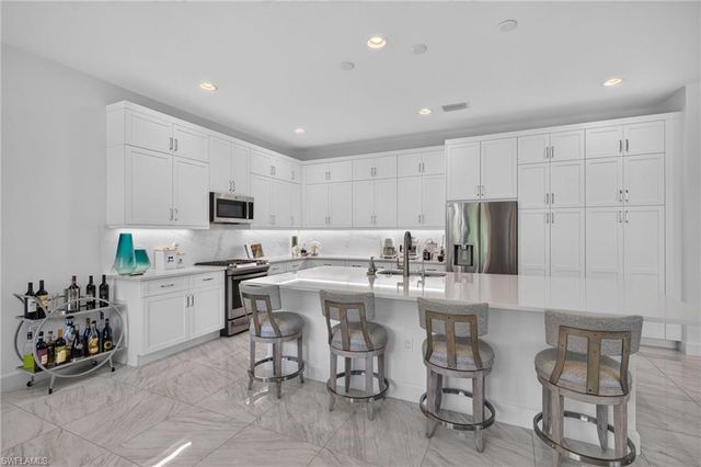 20390 Fair Oak LN, Estero, FL 33928