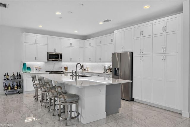 20390 Fair Oak LN, Estero, FL 33928