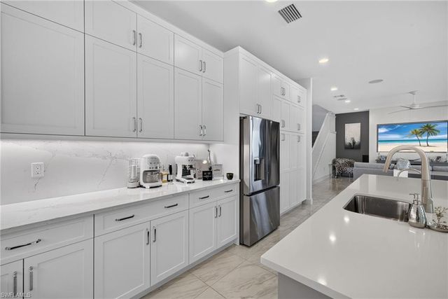 20390 Fair Oak LN, Estero, FL 33928