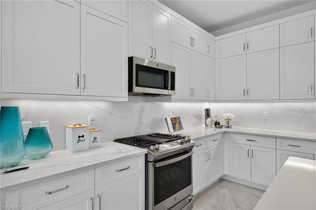 20390 Fair Oak LN, Estero, FL 33928