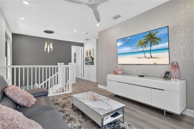20390 Fair Oak LN, Estero, FL 33928