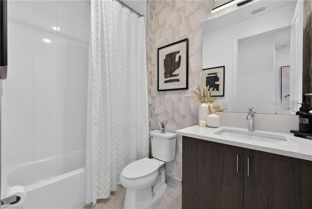 20390 Fair Oak LN, Estero, FL 33928