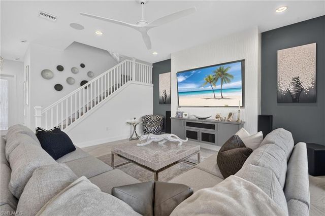 20390 Fair Oak LN, Estero, FL 33928