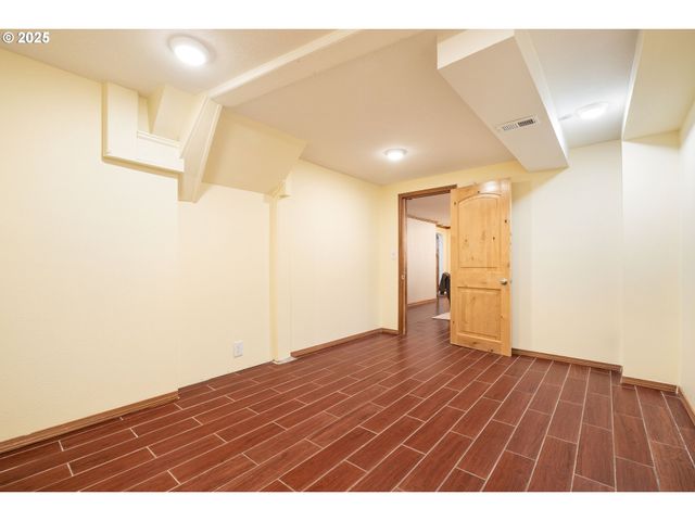 4917 Se ALDERCREST Rd, Milwaukie, OR 97222