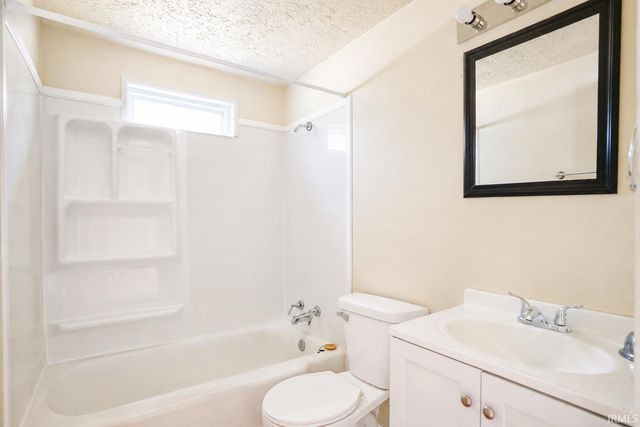 2505 Northview Drive, South Bend, IN 46628