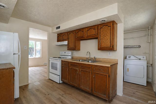 2505 Northview Drive, South Bend, IN 46628
