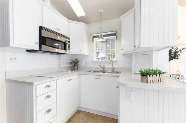 1295 S Cawston Avenue 416, Hemet, CA 92545