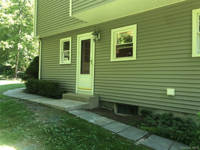 3213 S Shelley Street, Mohegan Lake, NY 10547