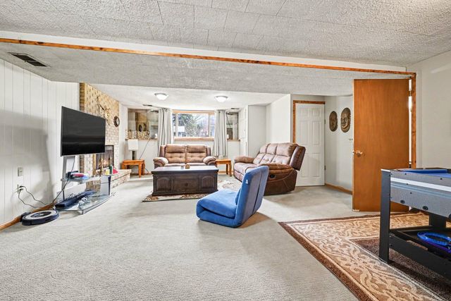 536 Riviera Drive, New Brighton, MN 55112