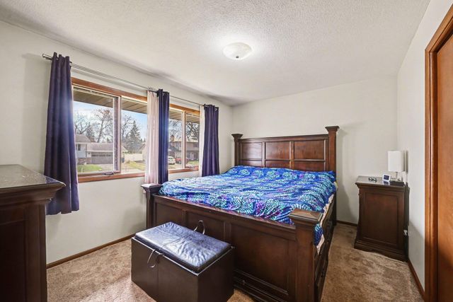 536 Riviera Drive, New Brighton, MN 55112