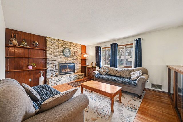 536 Riviera Drive, New Brighton, MN 55112