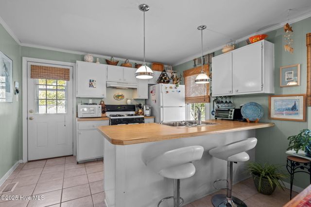 1112 Shepard Street, Morehead City, NC 28557