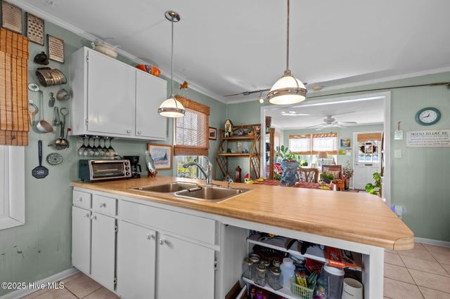 1112 Shepard Street, Morehead City, NC 28557