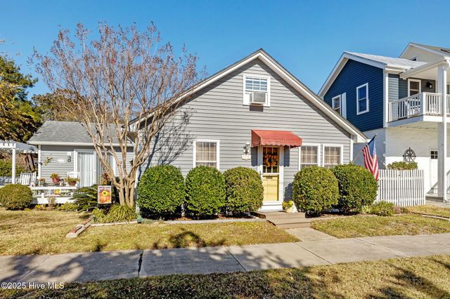1112 Shepard Street, Morehead City, NC 28557