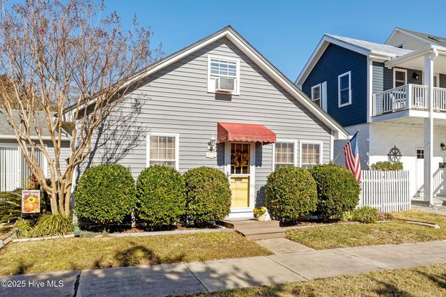 1112 Shepard Street, Morehead City, NC 28557
