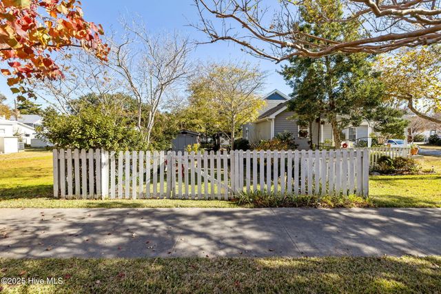 1112 Shepard Street, Morehead City, NC 28557