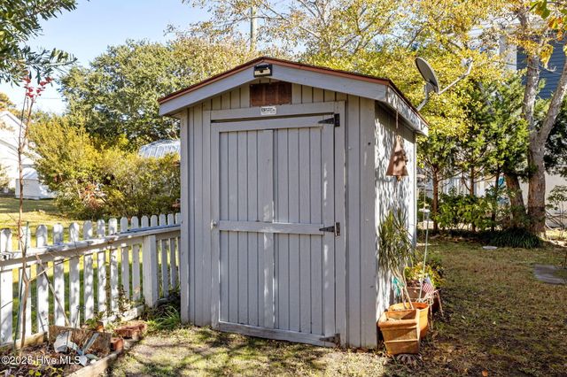 1112 Shepard Street, Morehead City, NC 28557