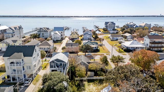 1112 Shepard Street, Morehead City, NC 28557