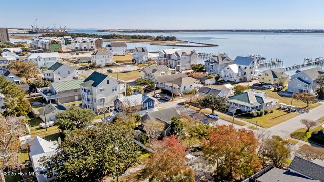 1112 Shepard Street, Morehead City, NC 28557