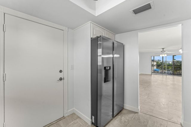 124 Shore Court 303, North Palm Beach, FL 33408