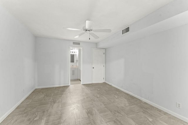 124 Shore Court 303, North Palm Beach, FL 33408