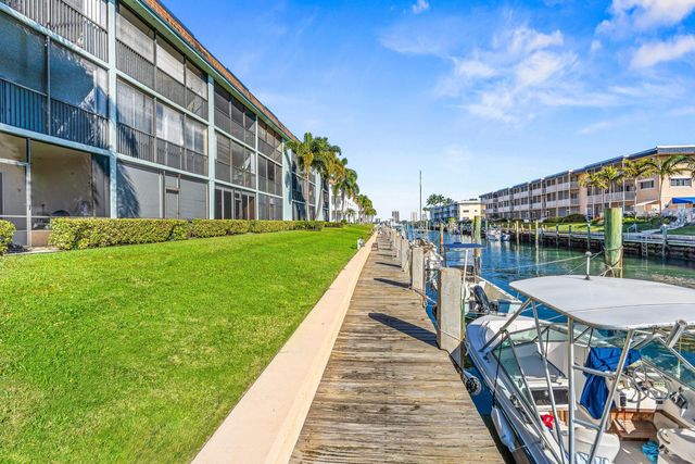 124 Shore Court 303, North Palm Beach, FL 33408