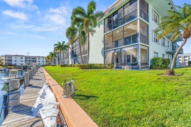 124 Shore Court 303, North Palm Beach, FL 33408