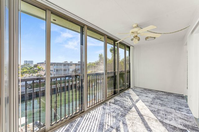 124 Shore Court 303, North Palm Beach, FL 33408