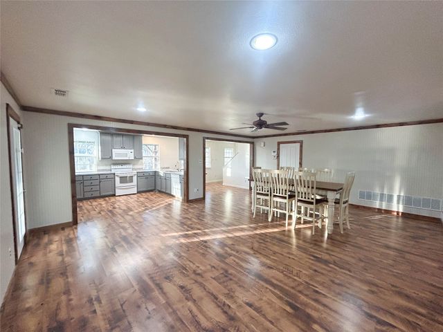 1170 Lumkins Road, Forreston, TX 76041