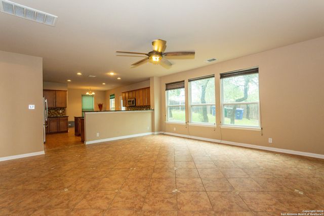 331 knights cross, San Antonio, TX 78258