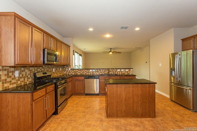 331 knights cross, San Antonio, TX 78258