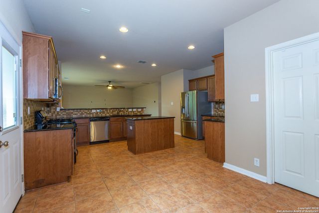 331 knights cross, San Antonio, TX 78258