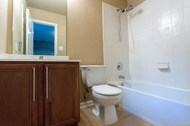 331 knights cross, San Antonio, TX 78258