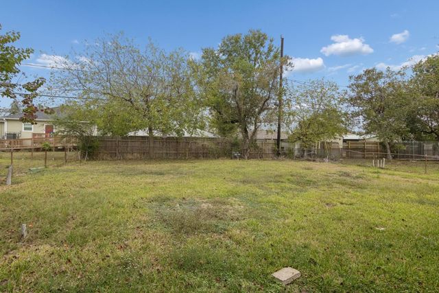 9029 Homewood Lane, Houston, TX 77078