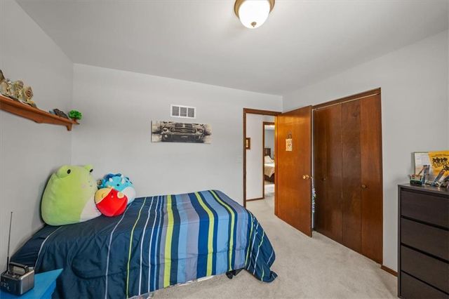 604 NE 1st Street, Blue Springs, MO 64014