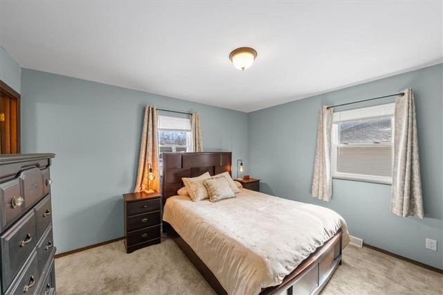 604 NE 1st Street, Blue Springs, MO 64014