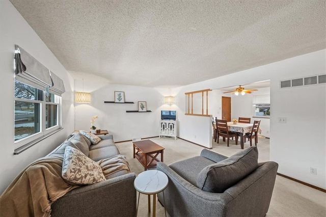 604 NE 1st Street, Blue Springs, MO 64014